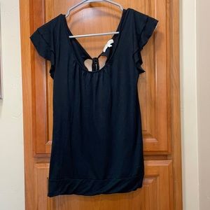 Size M Flutter sleeves Black Top